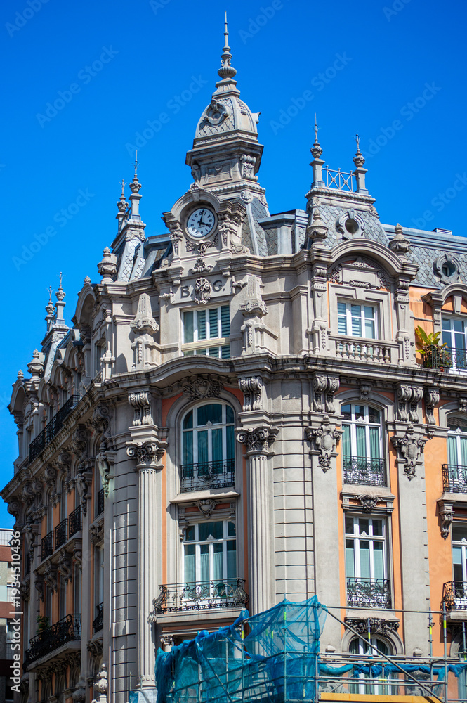 Obraz premium Gijón is a vibrant coastal city in Asturias, Spain, known for its beaches, culture, and maritime heritage.