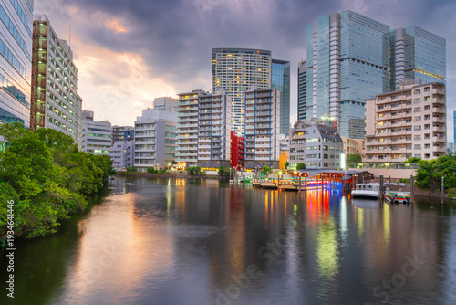 Canvas Print Tokyo, Japan Cityscape from Tennozu Canal