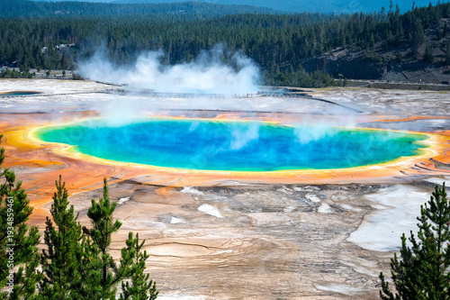 grand prismatic spring yellowstone
