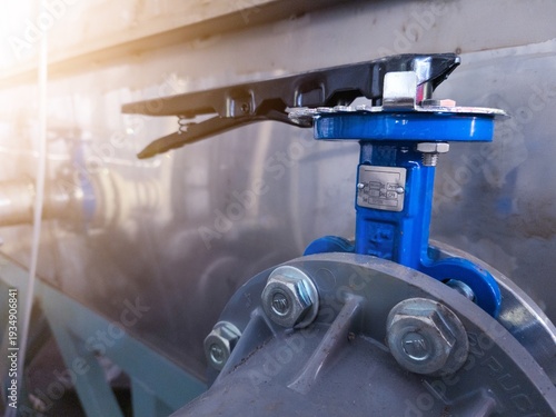 Butterfly valve for stop and open water supply from storage tank to circulation machine.