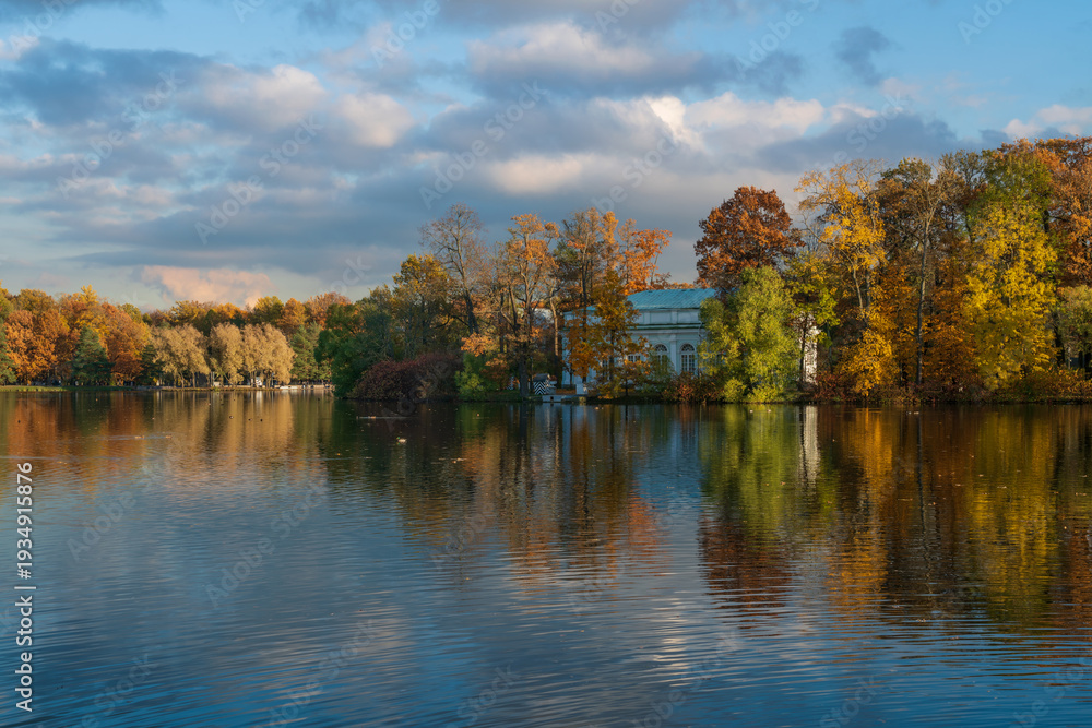 Obraz premium The Hall on the Island pavilion located on an island in the Great Pond in the Catherine Park of Tsarskoye Selo on a sunny autumn day, Pushkin, St. Petersburg, Russia