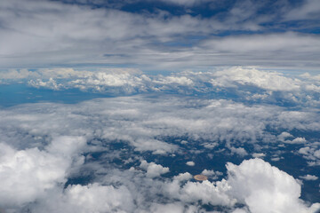 Ingelijste posters Meisjeskamer Luchtfoto van witte wolkenpartij  © Mubinuddoula