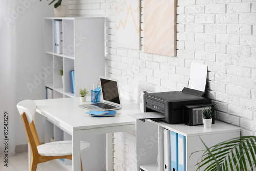 Shelving unit with modern p...