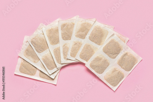 Mustard plasters on pink ba...