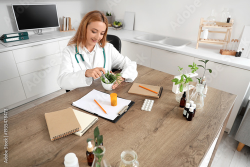 Female homeopathic doctor g...
