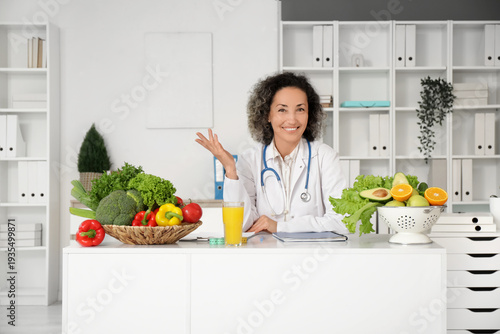 Mature female nutritionist ...