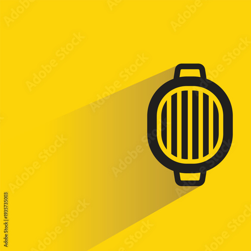 pan icon with shadow on yellow background