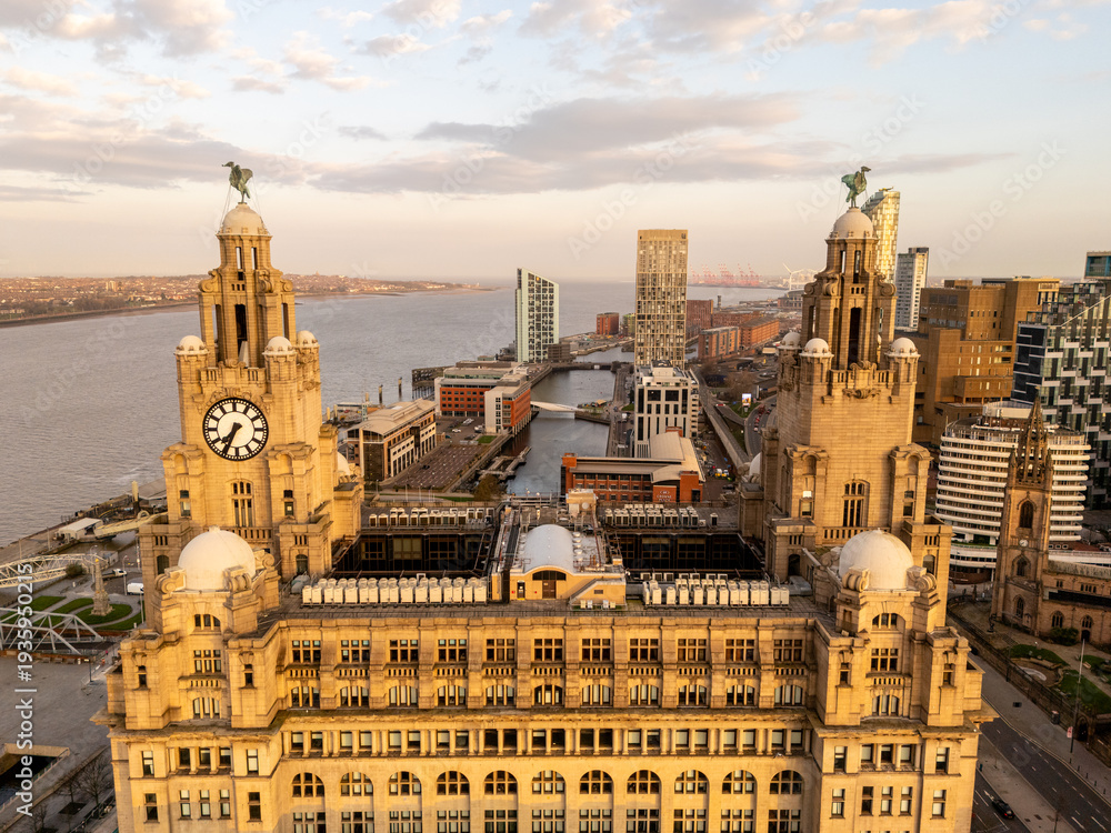 Obraz premium Royal Liver Building Roof and Clock Towers Aerial