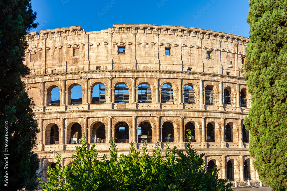 Obraz premium Colosseum (Coliseum) building in Rome, Italy