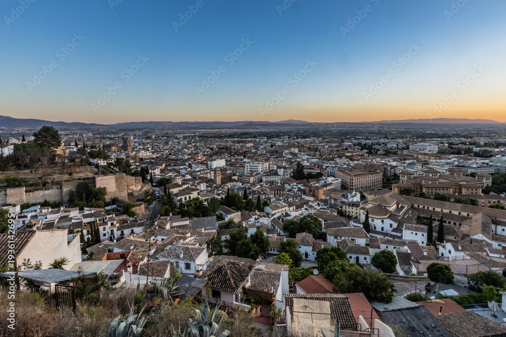 Fototapeta premium Granada Spain Sunset Cityscape with Mountains