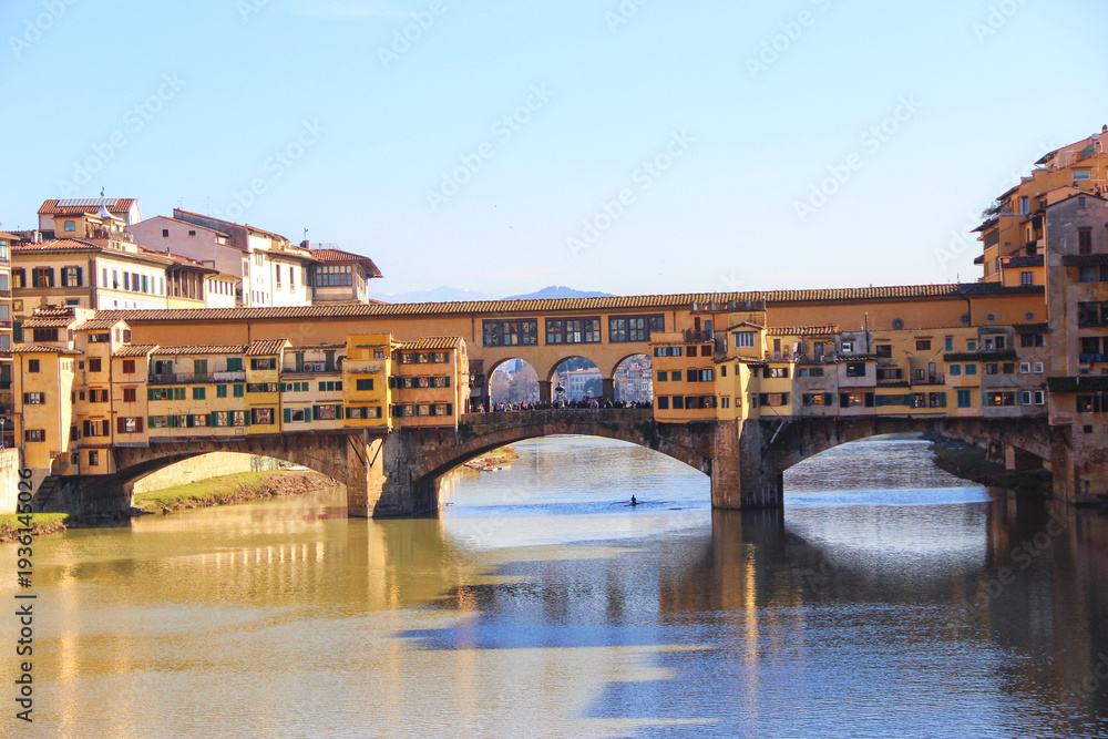 Fototapeta premium Ponte Vecchio Bridge Over Arno River, Florence Italy