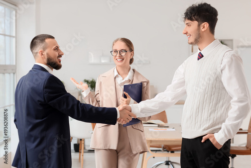 Female business mediator an...