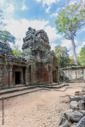 ancient temple in angkor wat