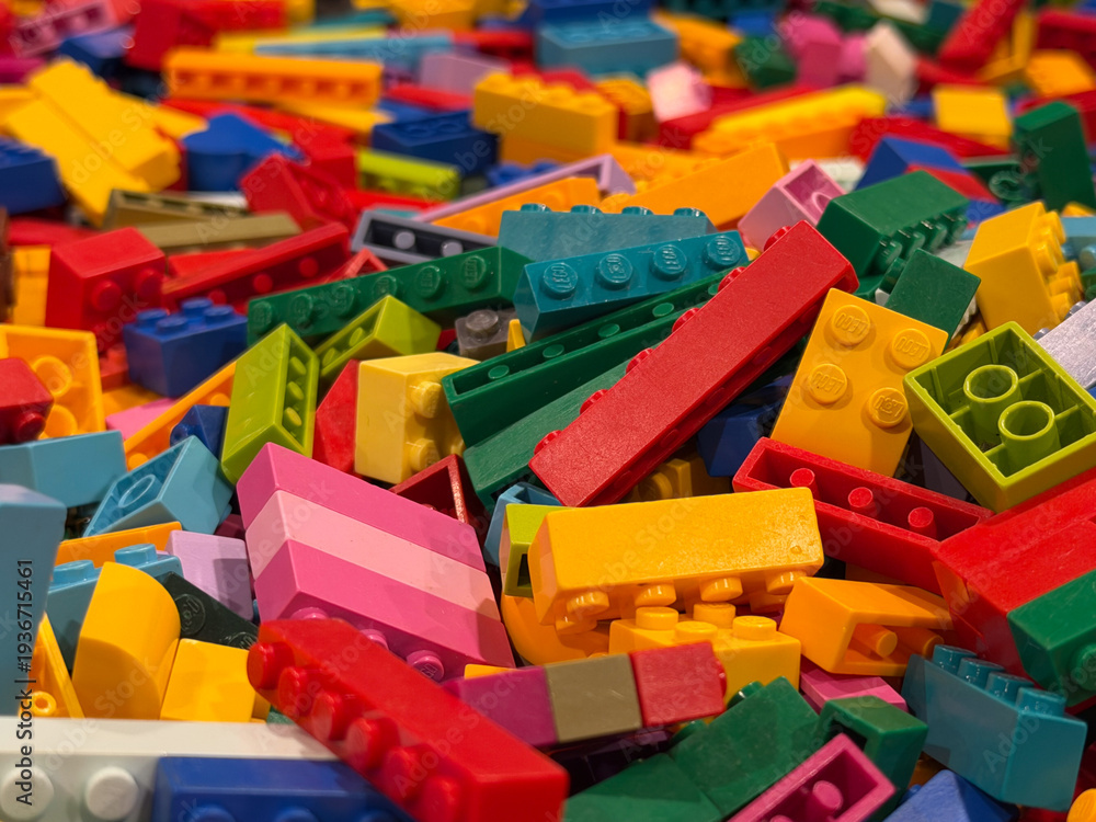 Fototapeta premium Colorful toy building bricks pile