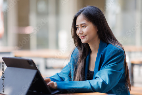 Young business asian woman eating healthy salad while working on tablet computer outside. Business lifestyle and freelancer people concept.
Free Download Young business asian woman eating healthy salad while working on tablet computer outside. Business lifestyle and freelancer people concept.
- GFXLoad