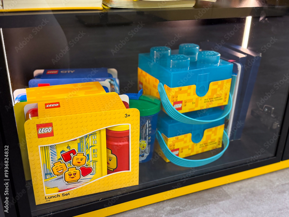 Fototapeta premium Lego lunch set and blue brick containers on display