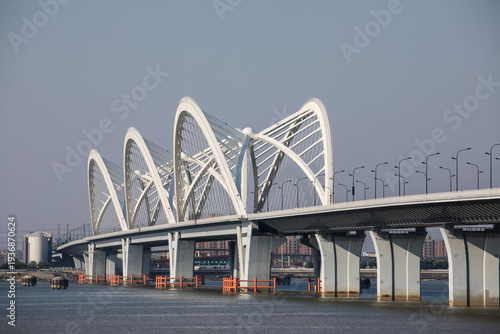 Tableau sur toile Jiubao Bridge Hangzhou - Modern Cable-Stayed Landmark Architecture