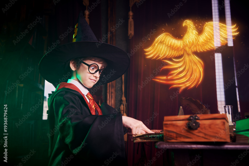 Naklejka premium Phoenix Spell Awakening