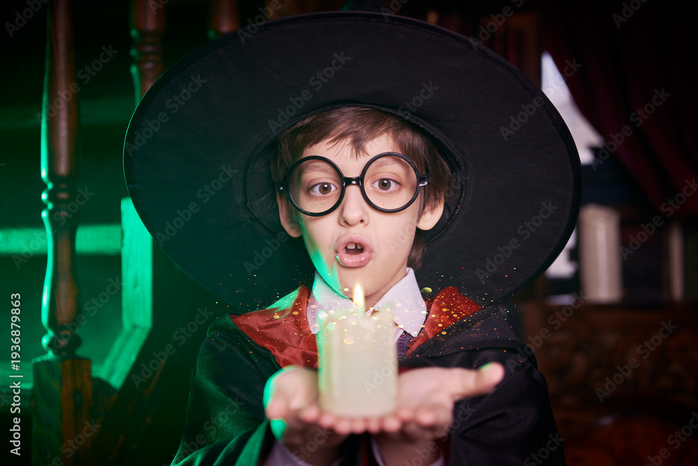 Naklejka premium Candle Light Spell