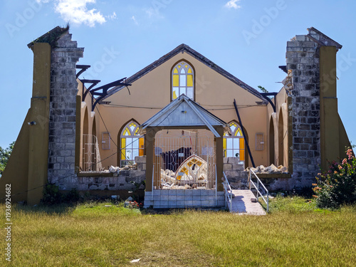 Fotografi Destroyed church of Grange Hill after hurricane Melissa