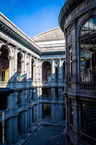 Billede på lærred Interior courtyard of the National Museum of Art (MUNAL) in Mexico City