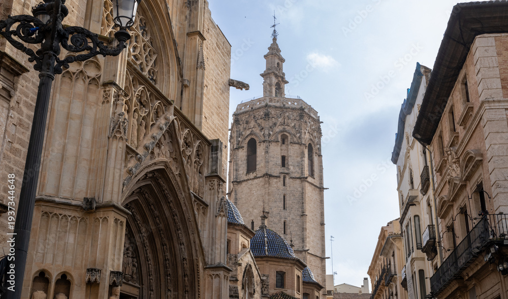 Fototapeta premium Valencia Cathedral and Miguelete Tower (Micalet) from Plaza de la Reina, Spain