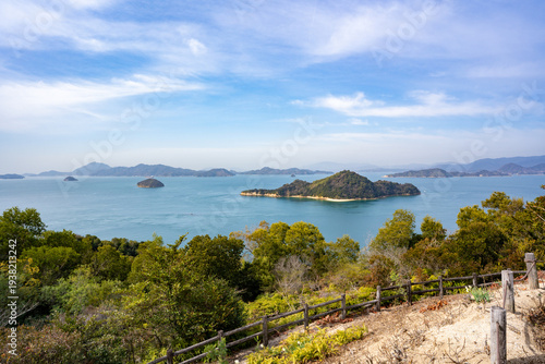 大久野島のひょっこり展望台から見る瀬戸内海の島々
