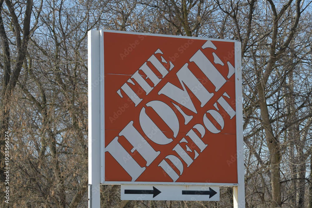 Obraz premium old roadside pylon sign of The Home Depot located on O'Connor Dr (store located at 7 Curity Av) East York, Toronto