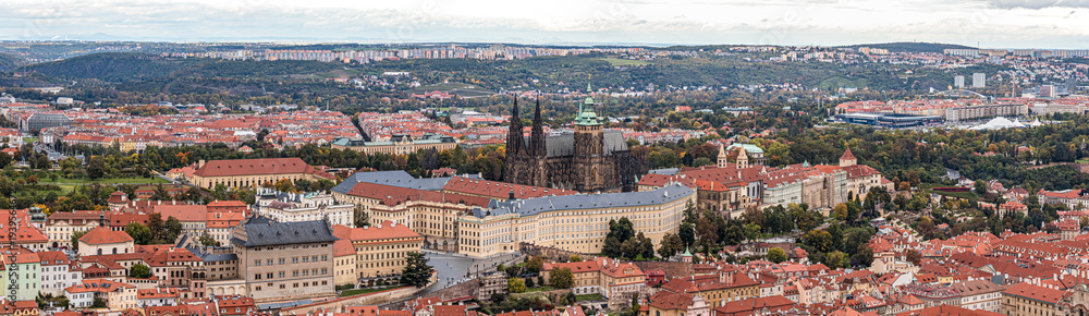 Obraz premium Panorama Prag vom Pedrin Hügel