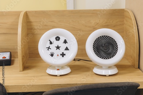 Fotografi Two synoptophore devices in an ophthalmology clinic, providing vision therapy fo