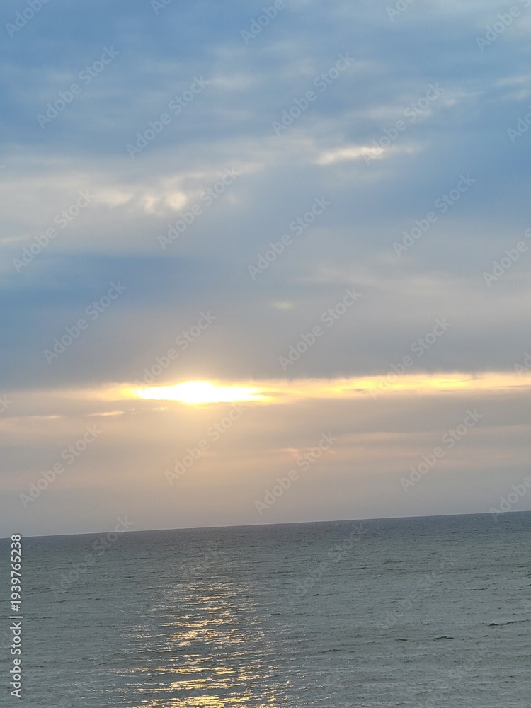 Fototapeta premium sunset over the sea