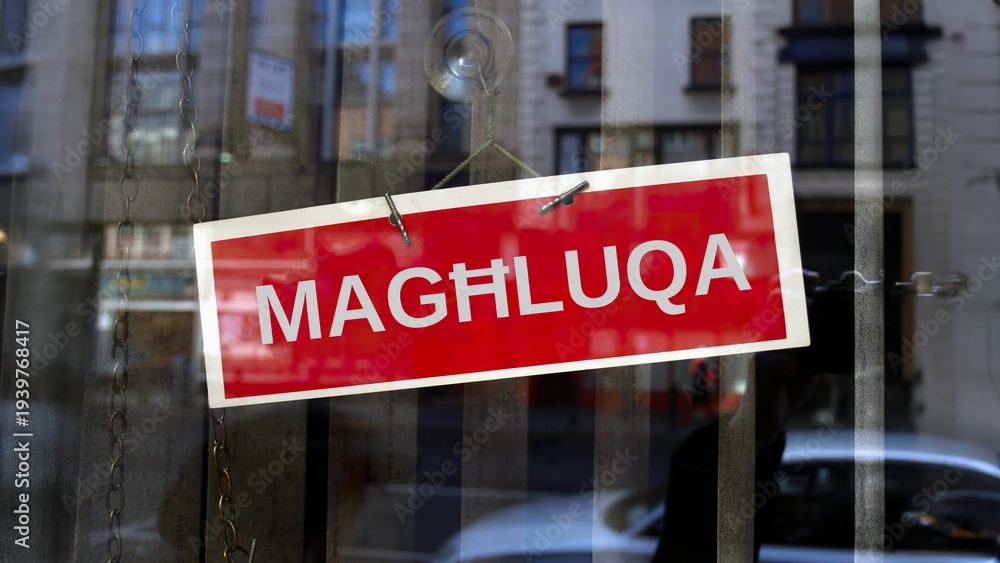 Fototapeta premium closed sign in Maltese
