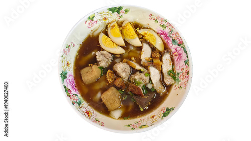 Guay Jub – Thai peppery clear soup with rolled rice noodles, pork, and egg