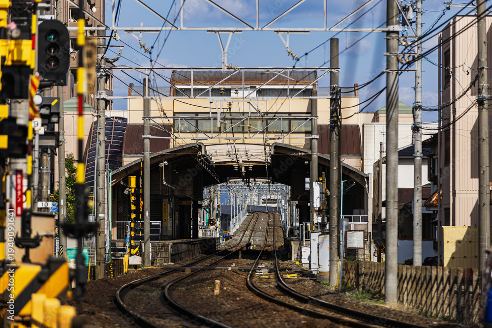 Naklejka premium 名鉄瀬戸線の線路と駅周辺の風景