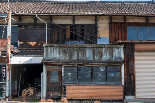 日本の岡山県笠岡市の古くてとても美しい建物