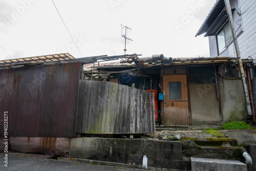 日本の岡山県笠岡市の古くてとても美しい建物