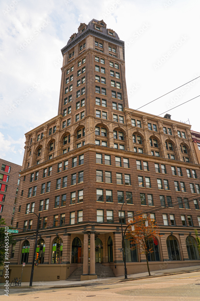 Fototapeta premium Sun Tower, a heritage Beaux-Arts building in Downtown Vancouver, British Columbia, Canada