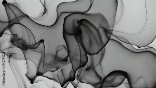 重なり合う墨の波形が静かに流れる幻想的な和風抽象背景