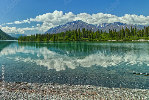 Fotografía Nature arranges the layers and water reflects it