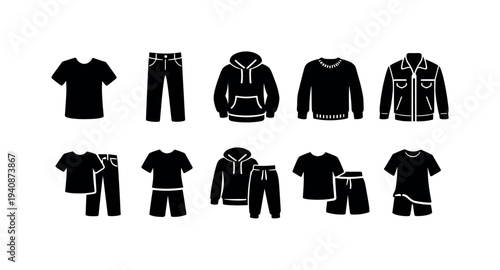 Laundry, cleaning outline icon set. washing, housekeeping essentials outline collection