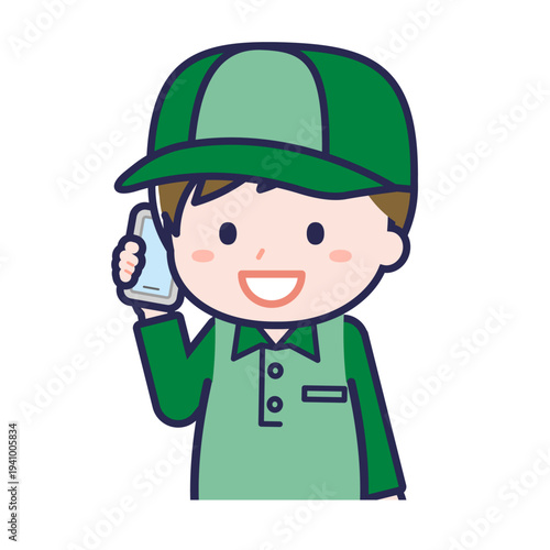 スマートフォンを使う「配達員」の男性