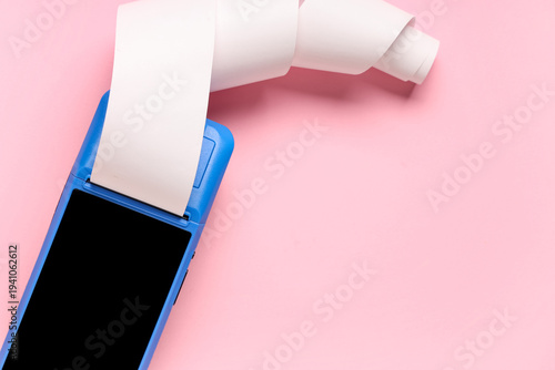 Payment terminal with recei...