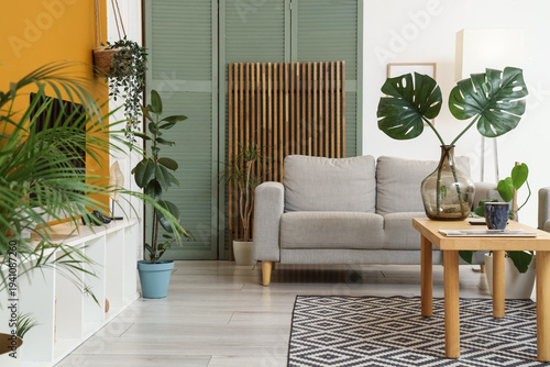Interior of modern hotel ro...