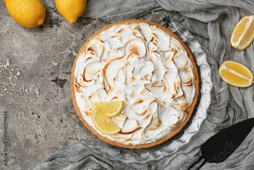 Plate with delicious lemon ...