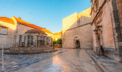 Cuadro en lienzo Dubrovnik Old Town, traditional Mediterranean stone architecture and historic charm, Croatia