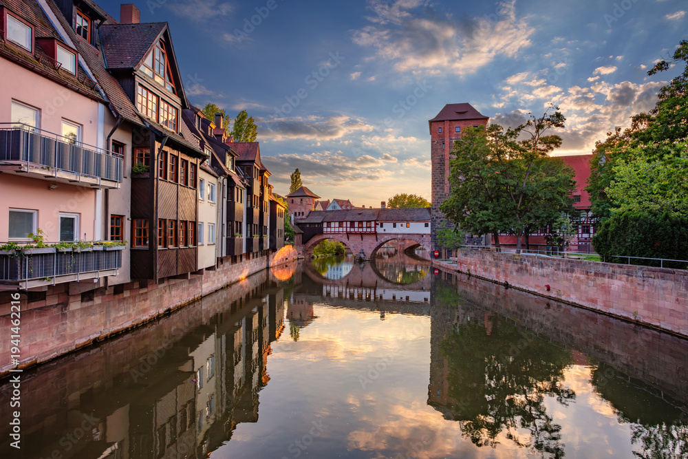 Obraz premium Nuremberg, Germany. Cityscape image of old town Nuremberg, Germany at spring sunset.