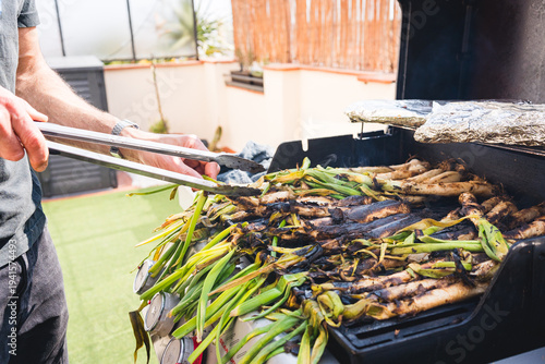 Εκτύπωση καμβά fresh calcots on grill prepared grilled calcots, traditional food of catalonia i