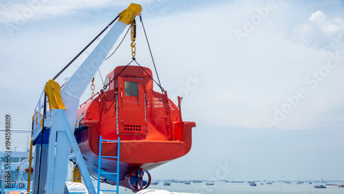 Φωτογραφία lifeboat on a passenger ship