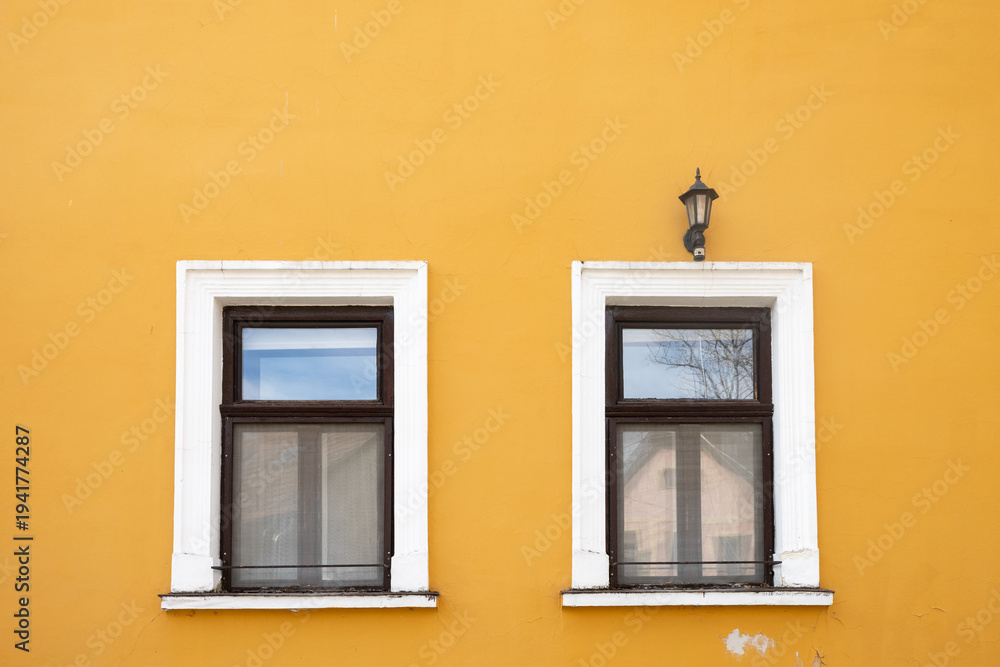 Obraz premium old window in the wall