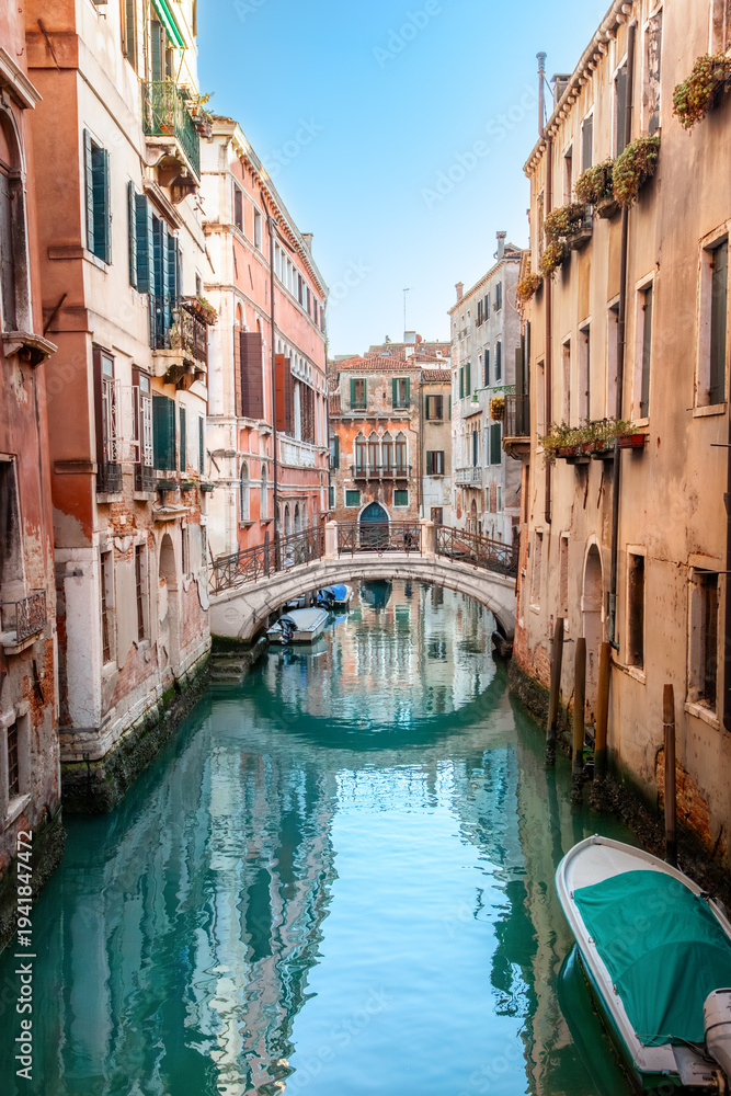 Fototapeta premium Canal in Venice, Italy